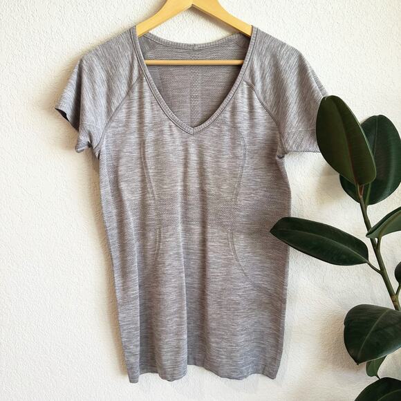 Lululemon Swiftly Tech Short Sleeve V-Neck Tee Shirt Size 10 Gray Athleisure Gym - Picture 1 of 7